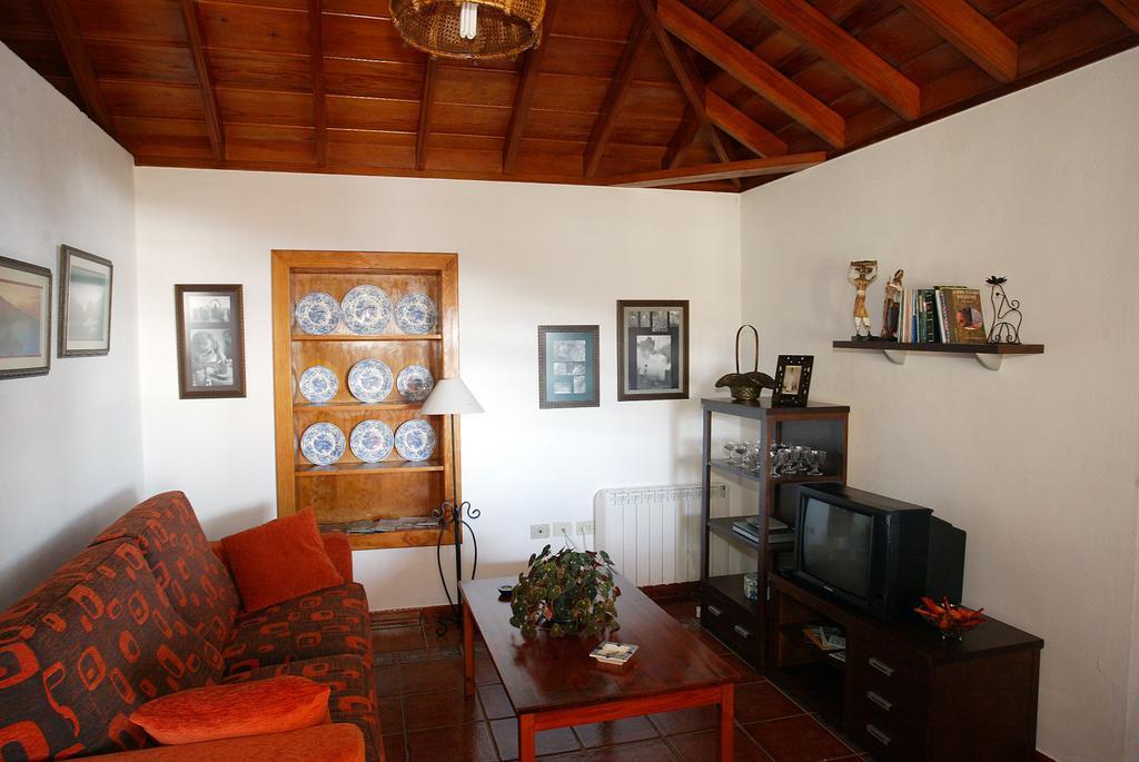 Atilio Villa Puntallana Kamer foto