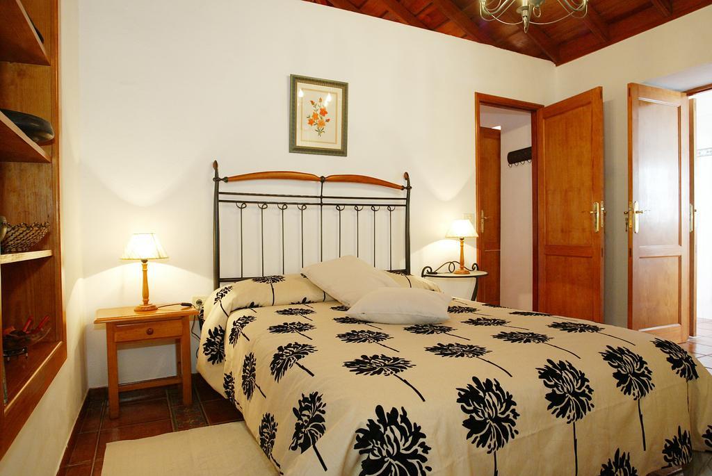 Atilio Villa Puntallana Kamer foto